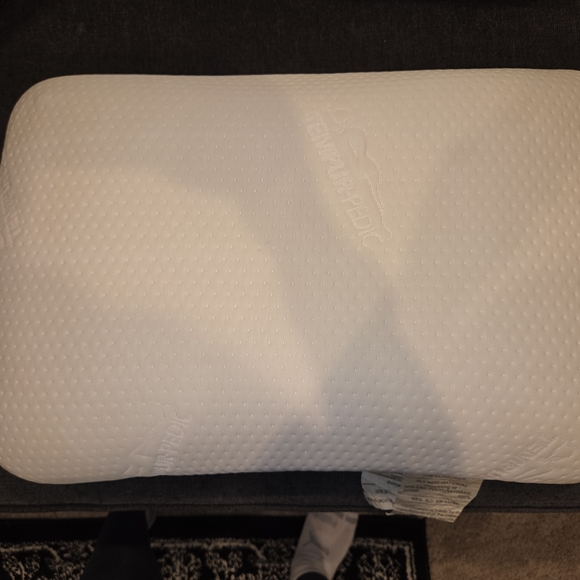 SET OF 2 Tempur-Pedic Symphony Pillows - Picture 10 of 16